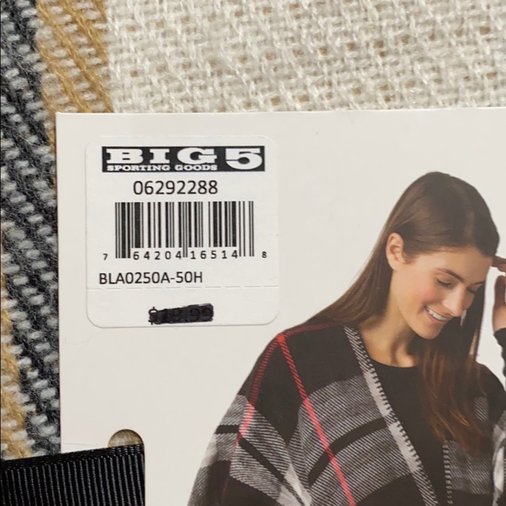 NWT reversible cold weather wrap soft cozy fabric - Picture 3 of 5
